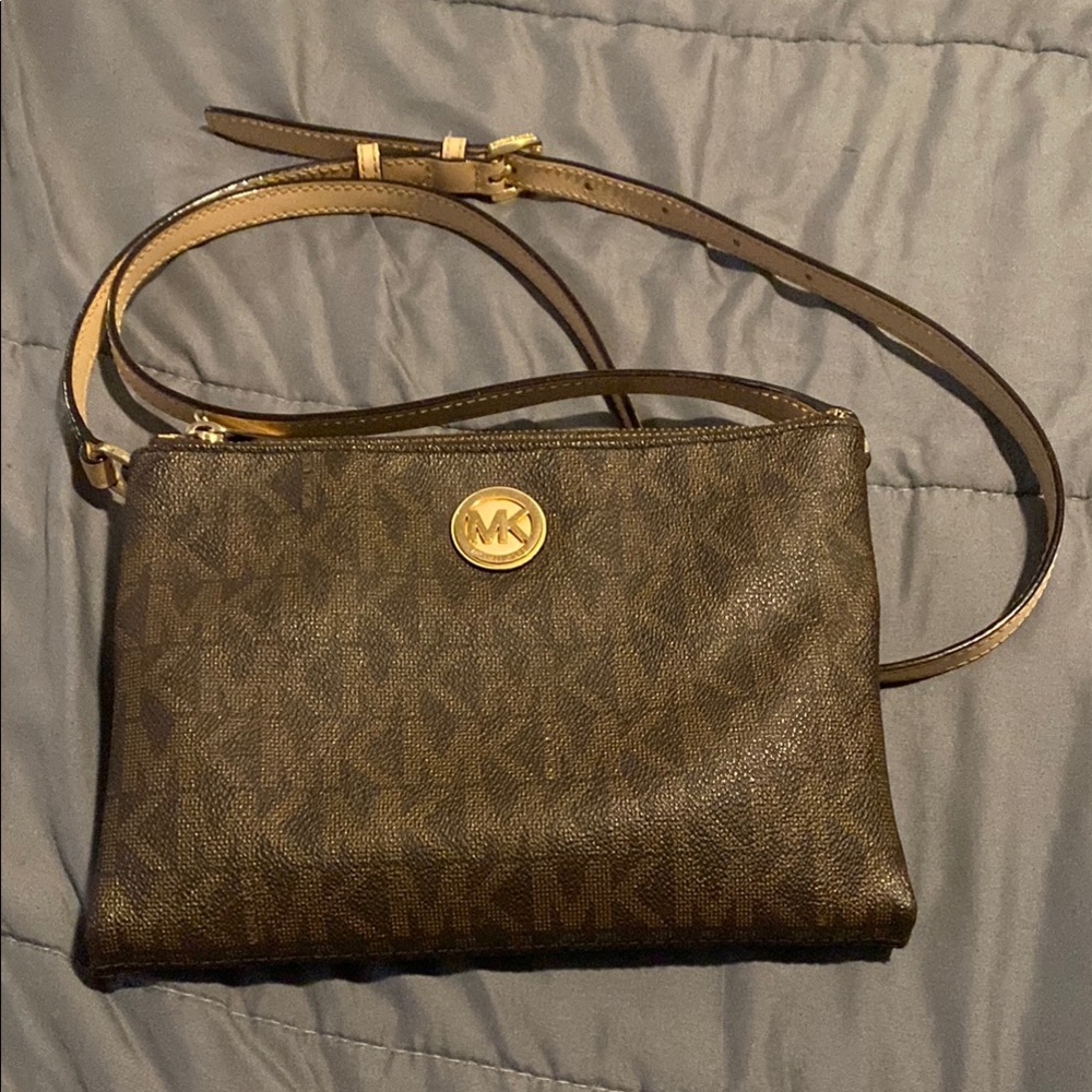 Michael kors crossbody with 3 compartments!